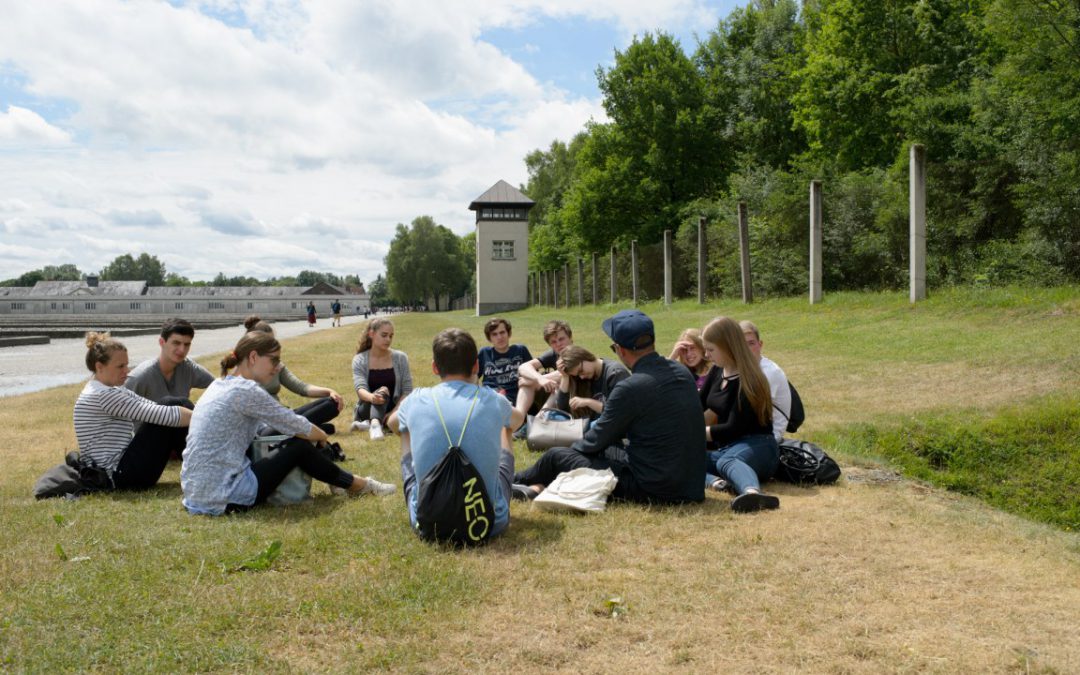 Ausschreibung: Qualifizierung zur Rundgangsleiter:in an der KZ-Gedenkstätte Dachau (beendet)